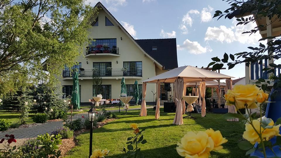 Villa Westfalia Guest House Tirgu Secuiesc Exterior photo